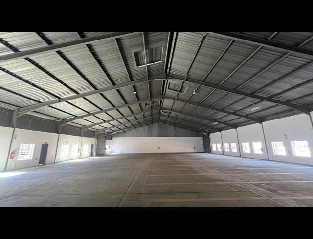 925M² WAREHOUSE TO LET IN WALTLOO
